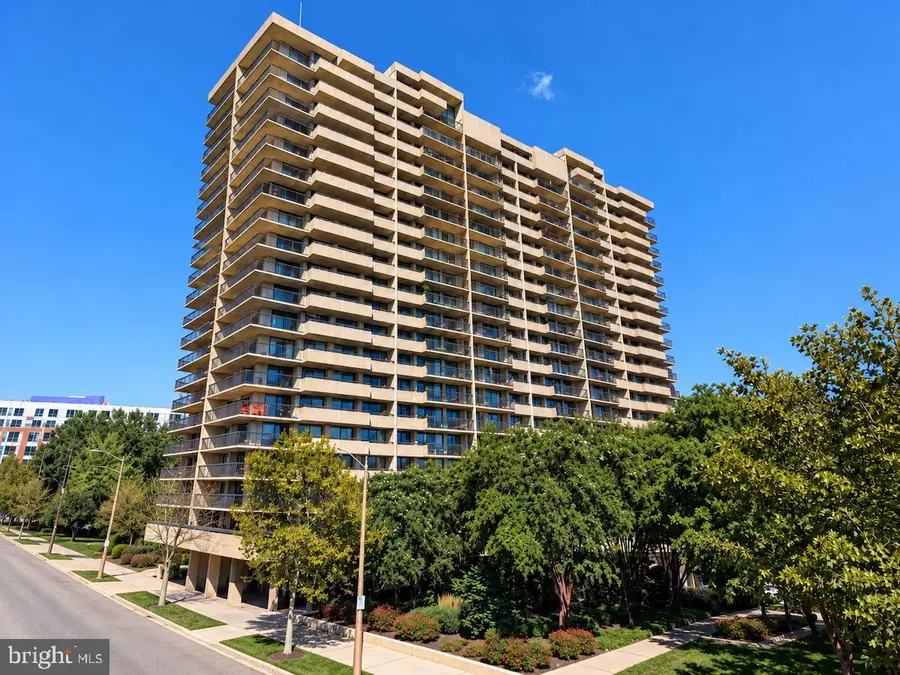 400 Madison St #204, Alexandria, VA 22314 - #2