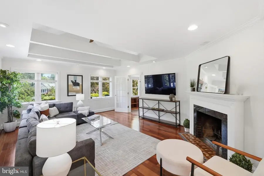 414 Skyhill Rd, Alexandria, VA 22314 - #3