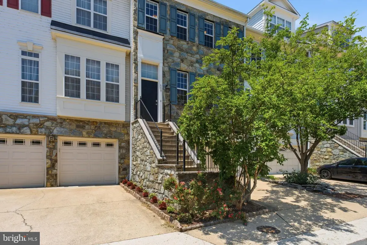 111 Lake Cook Dr, Alexandria, VA 22304 - #1