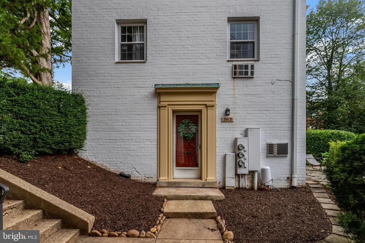 3413 Martha Custis Dr, Alexandria, VA 22302 - #1