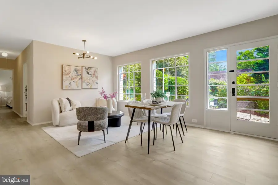 3413 Martha Custis Dr, Alexandria, VA 22302 - #2