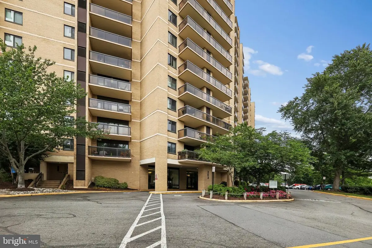 203 Yoakum Pkwy #925, Alexandria, VA 22304 - #1