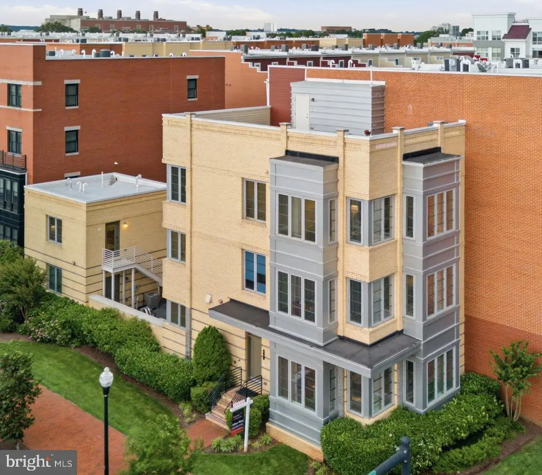611 Howell, Alexandria, VA 22301 - #1