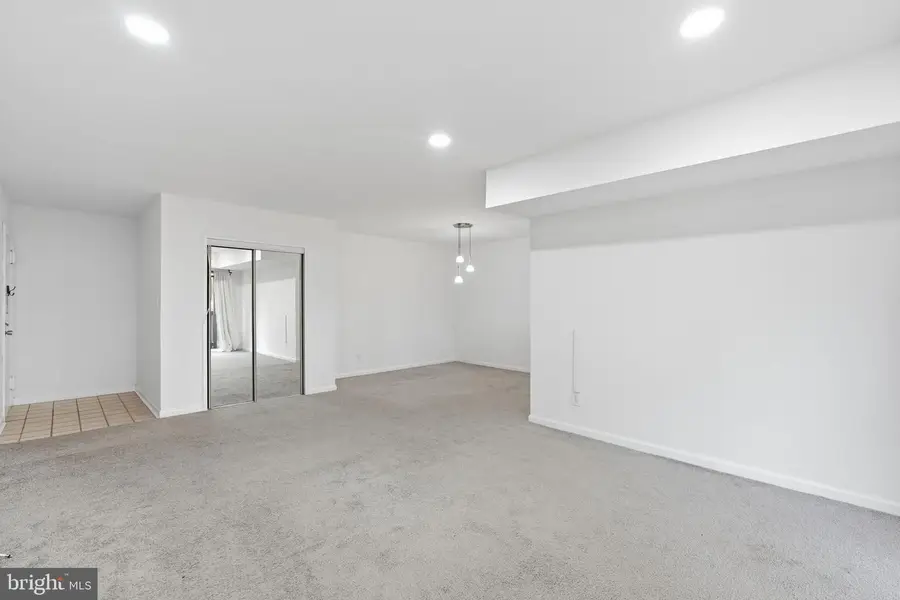 55 Skyhill Rd #202, Alexandria, VA 22314 - #3