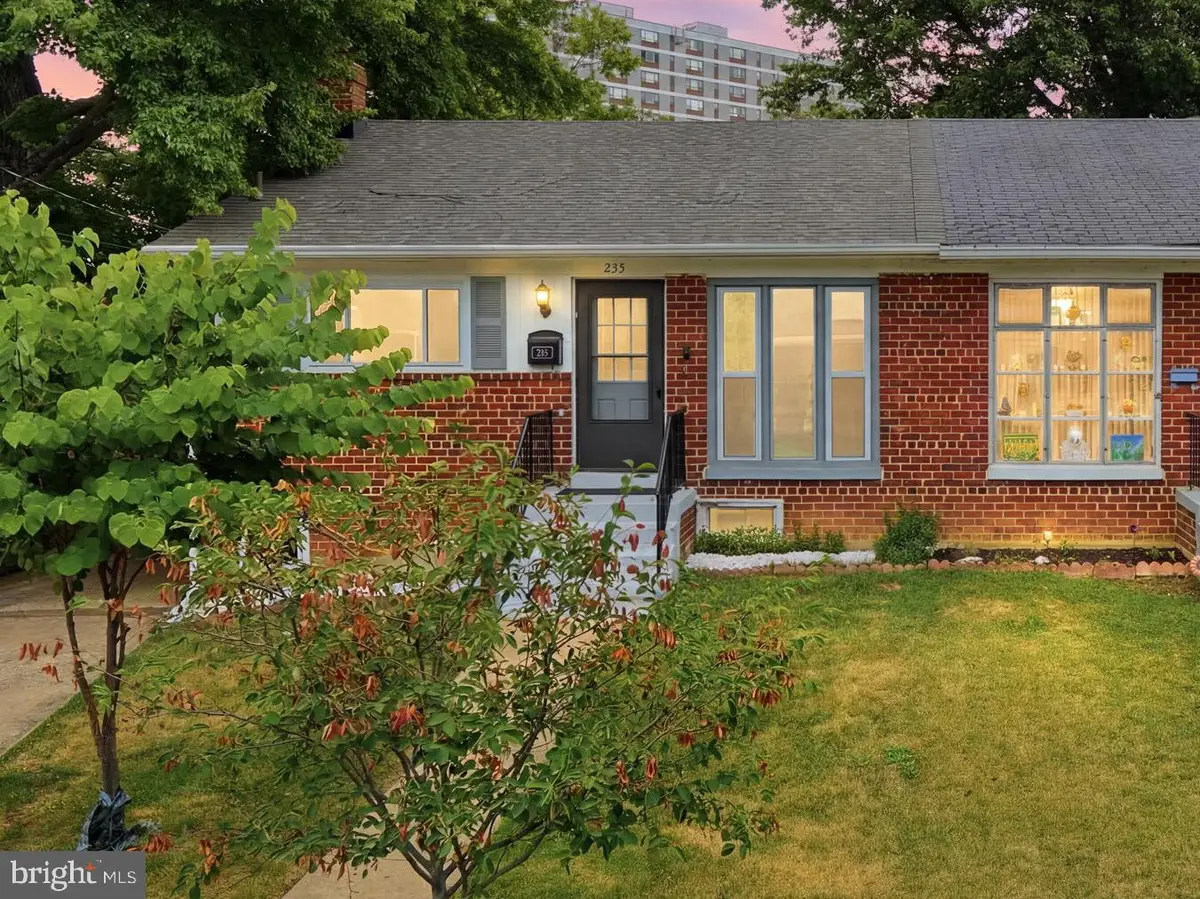 235 S Jenkins St, Alexandria, VA 22304 - #1