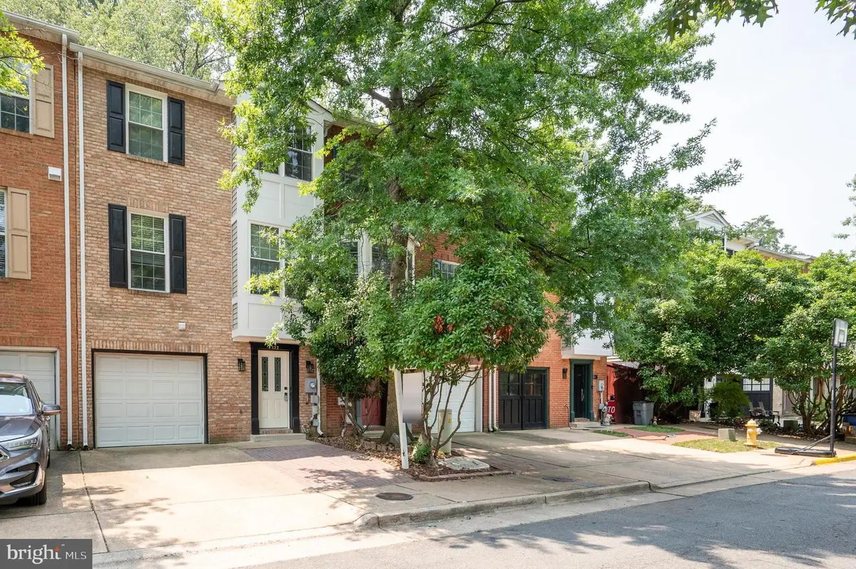 122 Sanborn Pl, Alexandria, VA 22305 - #1