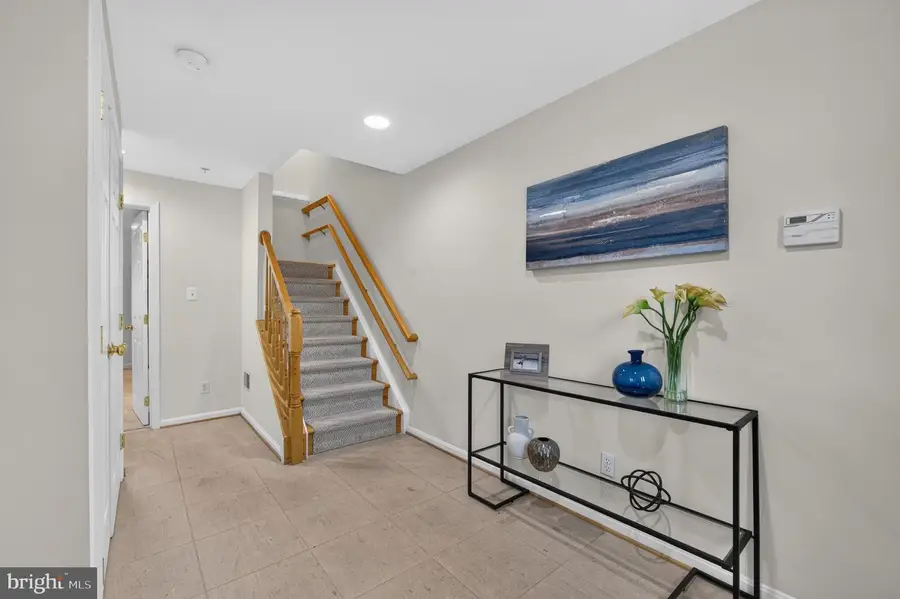 122 Sanborn Pl, Alexandria, VA 22305 - #3