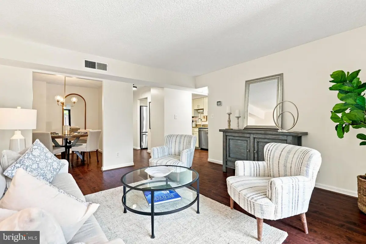 805 N Howard St #121, Alexandria, VA 22304 - #1