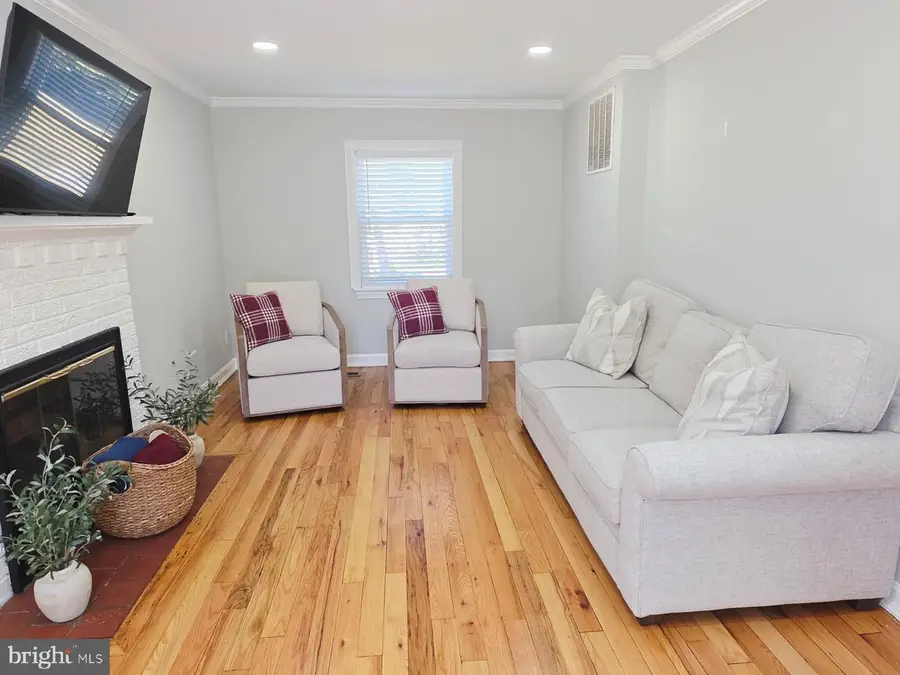 5427 Dawes Ave, Alexandria, VA 22311 - #3