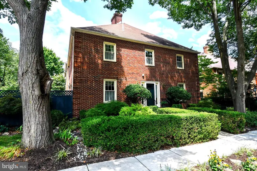 445 Old Town Ct, Alexandria, VA 22314 - #2