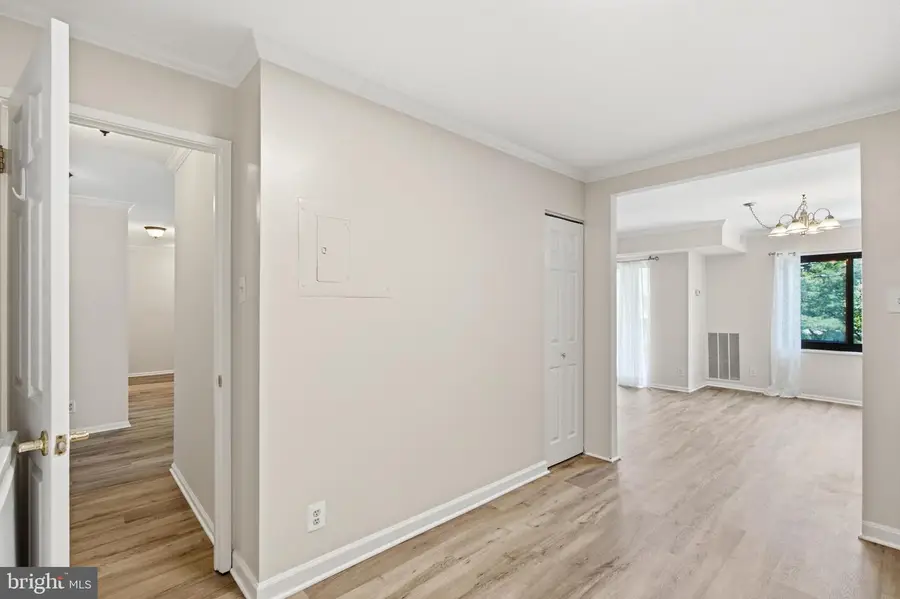309 Yoakum Parkway #406, Alexandria, VA 22304 - #3