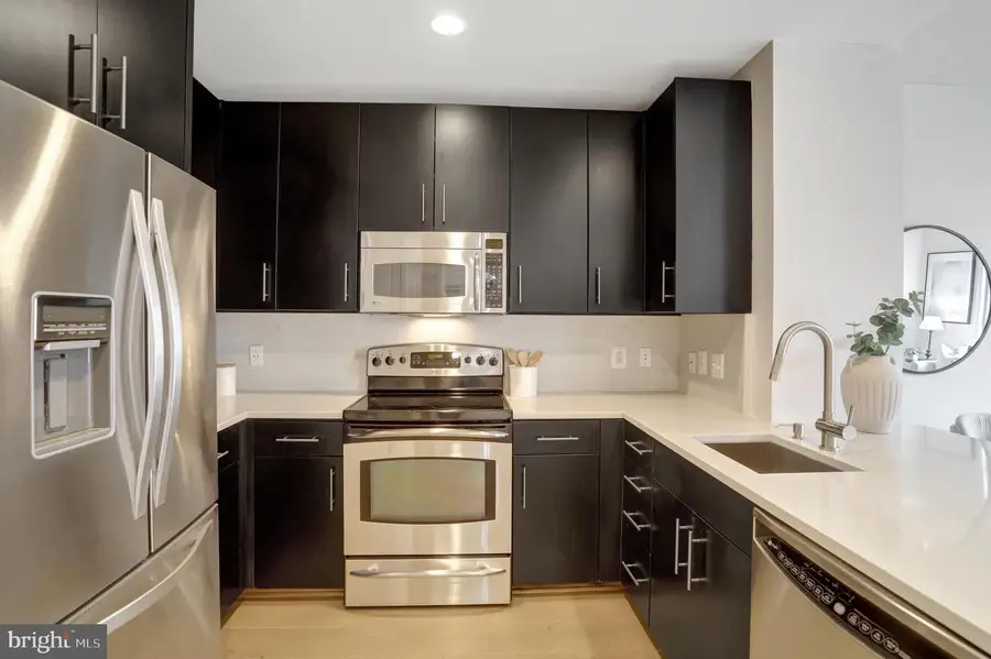 520 John Carlyle St #320, Alexandria, VA 22314 - #3