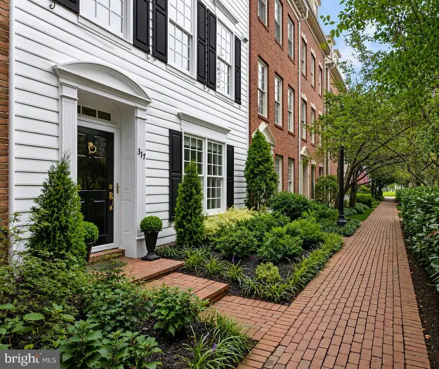 317 S Henry St, Alexandria, VA 22314 - #2