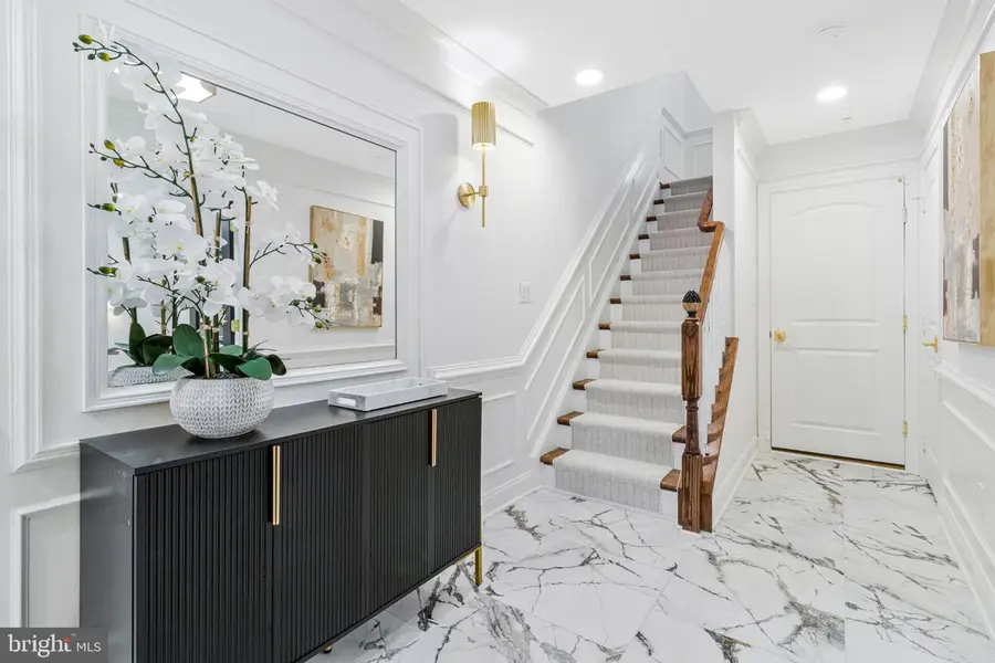 317 S Henry St, Alexandria, VA 22314 - #3