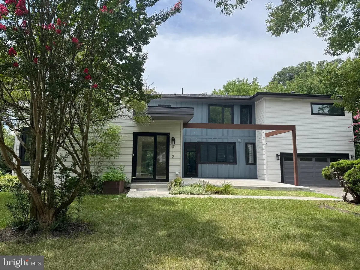 3112 N Rosser St, Alexandria, VA 22311 - #1