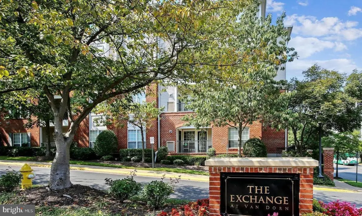 4870 Eisenhower Ave #407, Alexandria, VA 22304 - #1