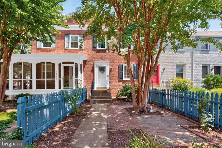 1217 Colonial Ave, Alexandria, VA 22314 - #2