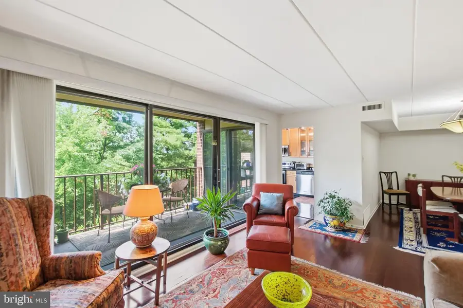 106 Roberts Ln #201, Alexandria, VA 22314 - #3