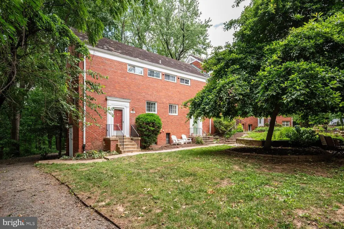 1557 Mount Eagle Pl, Alexandria, VA 22302 - #1