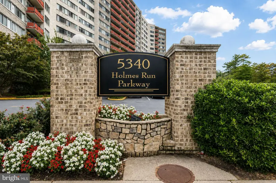 5340 Holmes Run Pkwy #907, Alexandria, VA 22304 - #3
