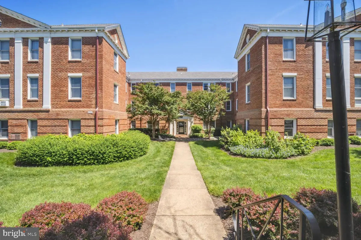 906 S Washington St #302, Alexandria, VA 22314 - #1