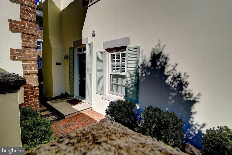 1011 N Pitt St, Alexandria, VA 22314 - #2