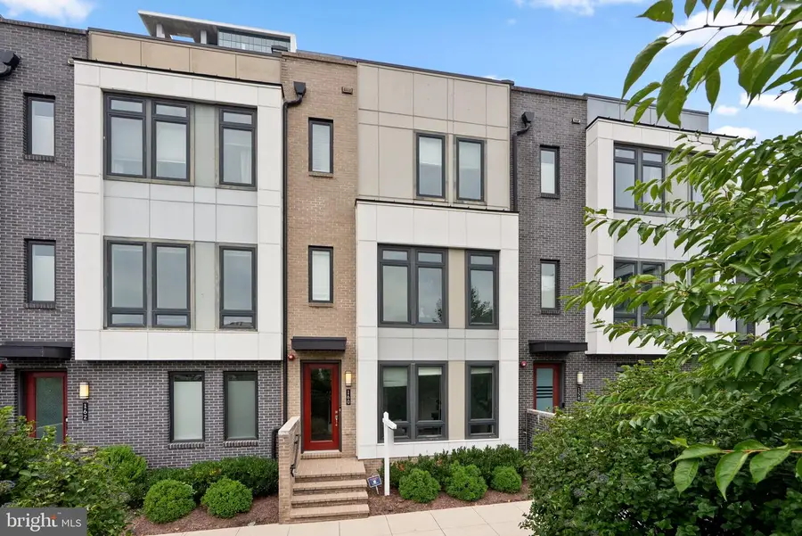 160 Ike Dr, Alexandria, VA 22314 - #2