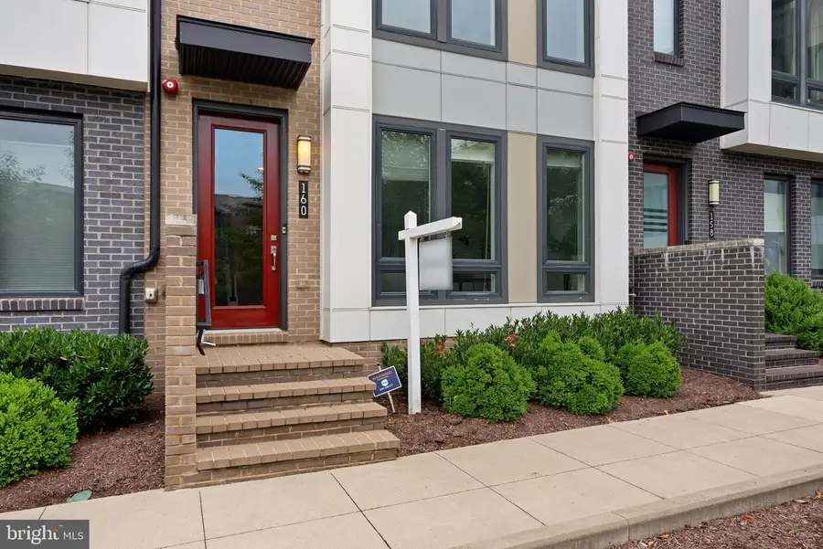160 Ike Dr, Alexandria, VA 22314 - #3