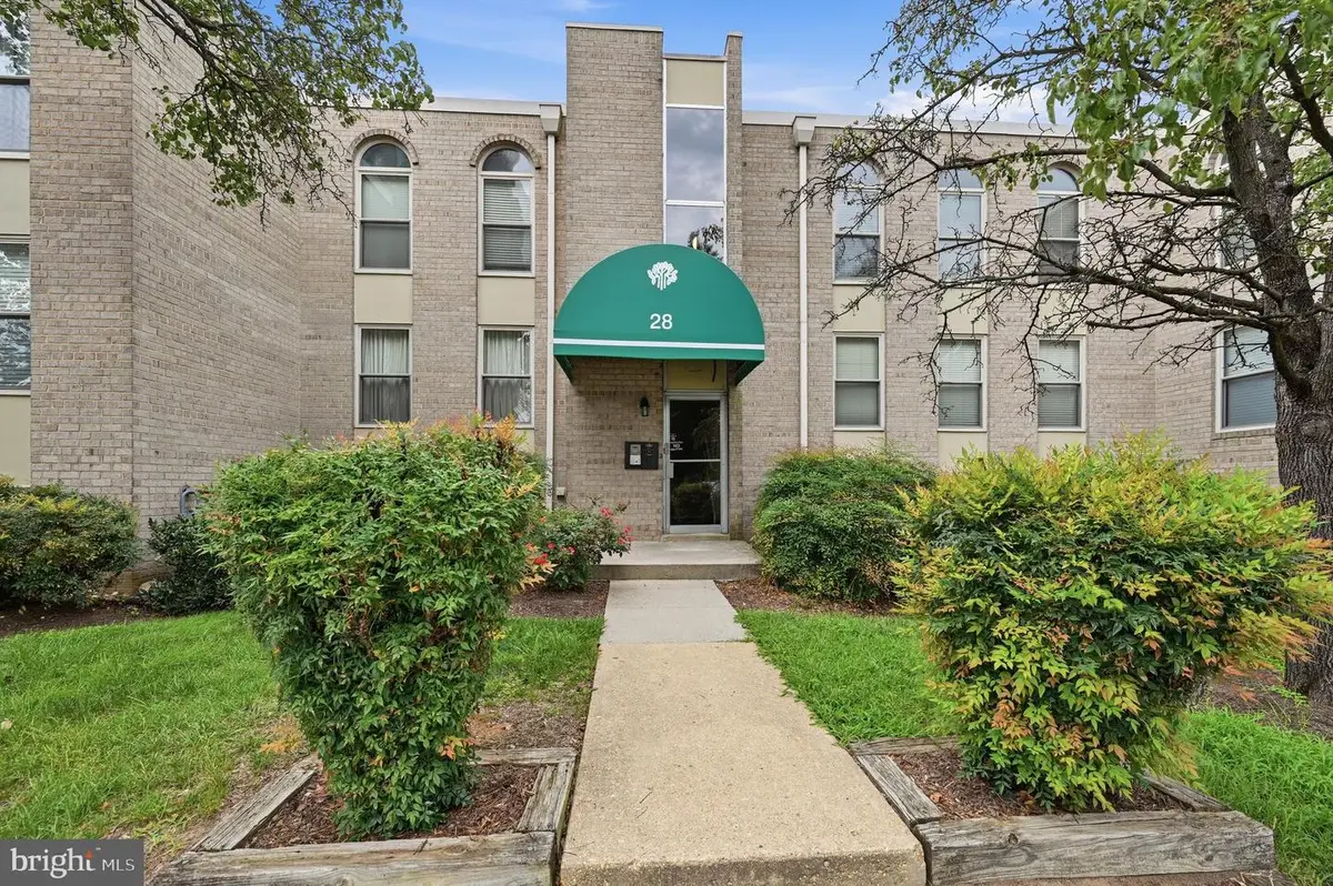28 Canterbury Sq #302, Alexandria, VA 22304 - #1