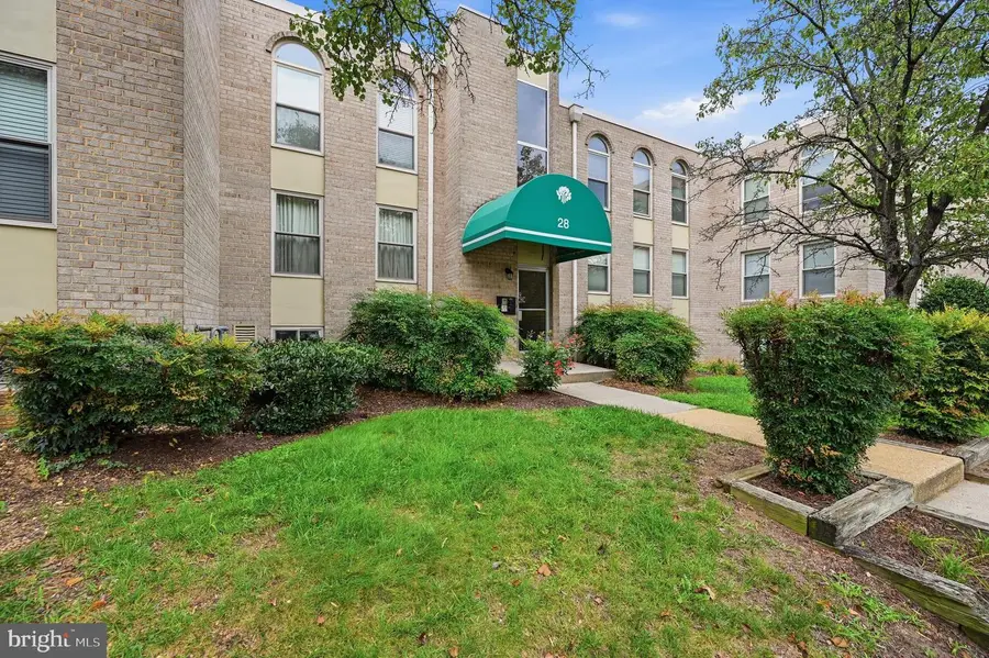28 Canterbury Sq #302, Alexandria, VA 22304 - #2