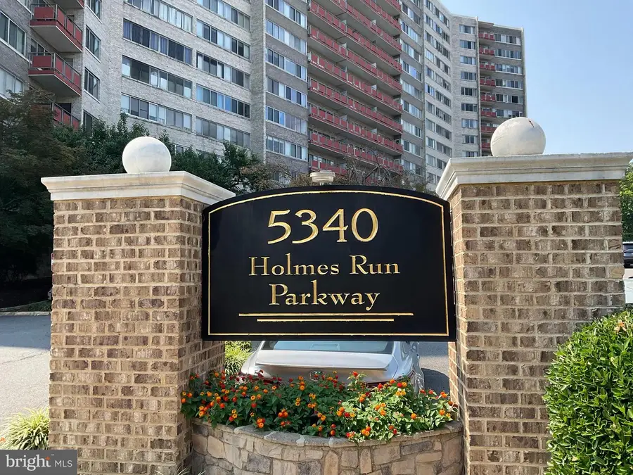5340 Holmes Run Pkwy #404, Alexandria, VA 22304 - #2