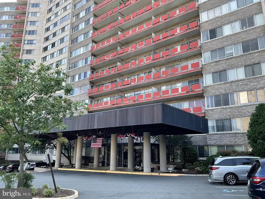 5340 Holmes Run Pkwy #404, Alexandria, VA 22304 - #3