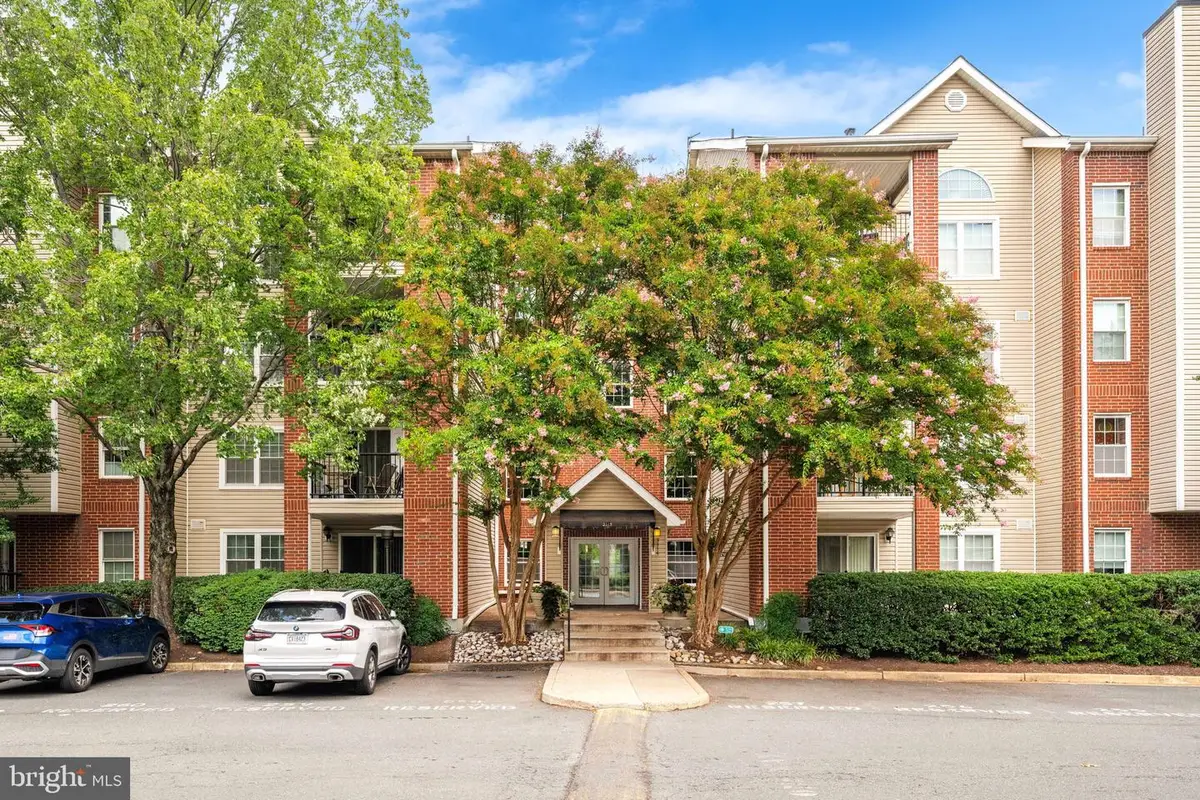 3315 Wyndham Cir #4225, Alexandria, VA 22302 - #1