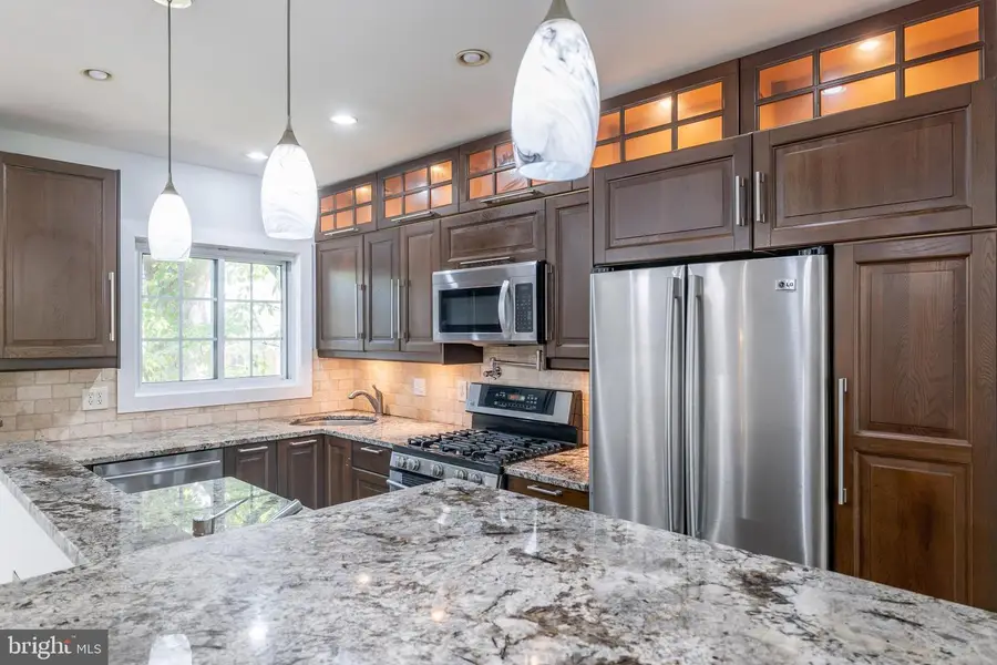 3642 Gunston Rd, Alexandria, VA 22302 - #3