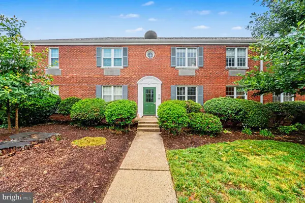 211 E Glebe Rd #d, ALEXANDRIA, VA 22305