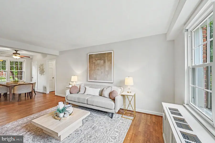 211 E Glebe Rd #d, Alexandria, VA 22305 - #2