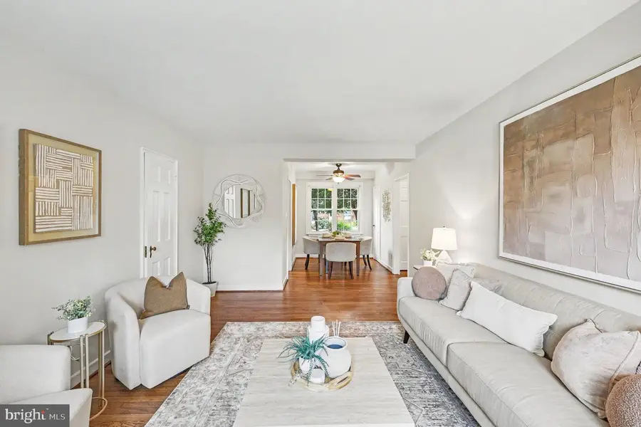 211 E Glebe Rd #d, Alexandria, VA 22305 - #3