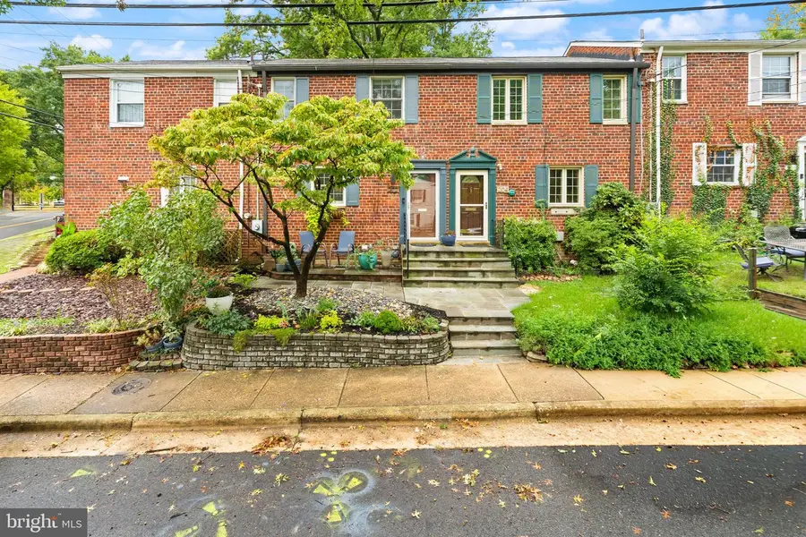 202 Gentry Ave, Alexandria, VA 22305 - #2