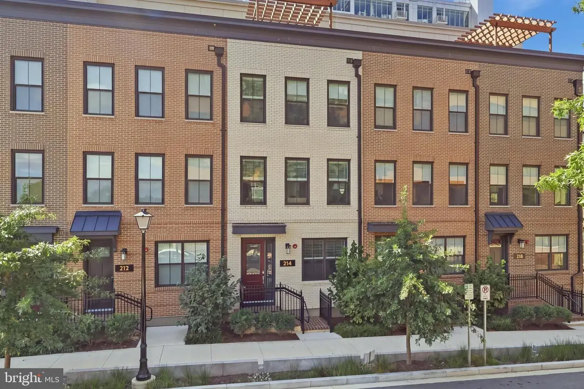 214 Canal Center Plz, Alexandria, VA 22314 - #1