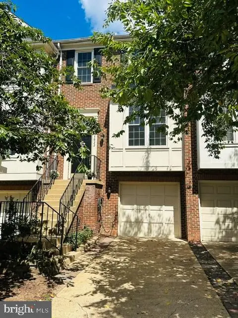 3922 Charles Ave, Alexandria, VA 22305 - #1