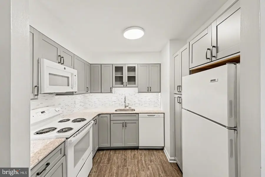 6141 Edsall Rd #l, Alexandria, VA 22304 - #3