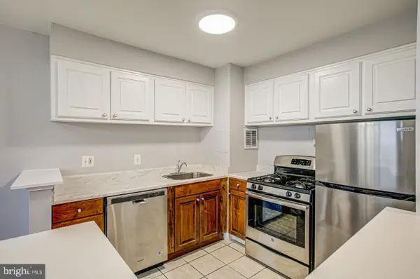 16 S Van Dorn St #604, ALEXANDRIA, VA 22304