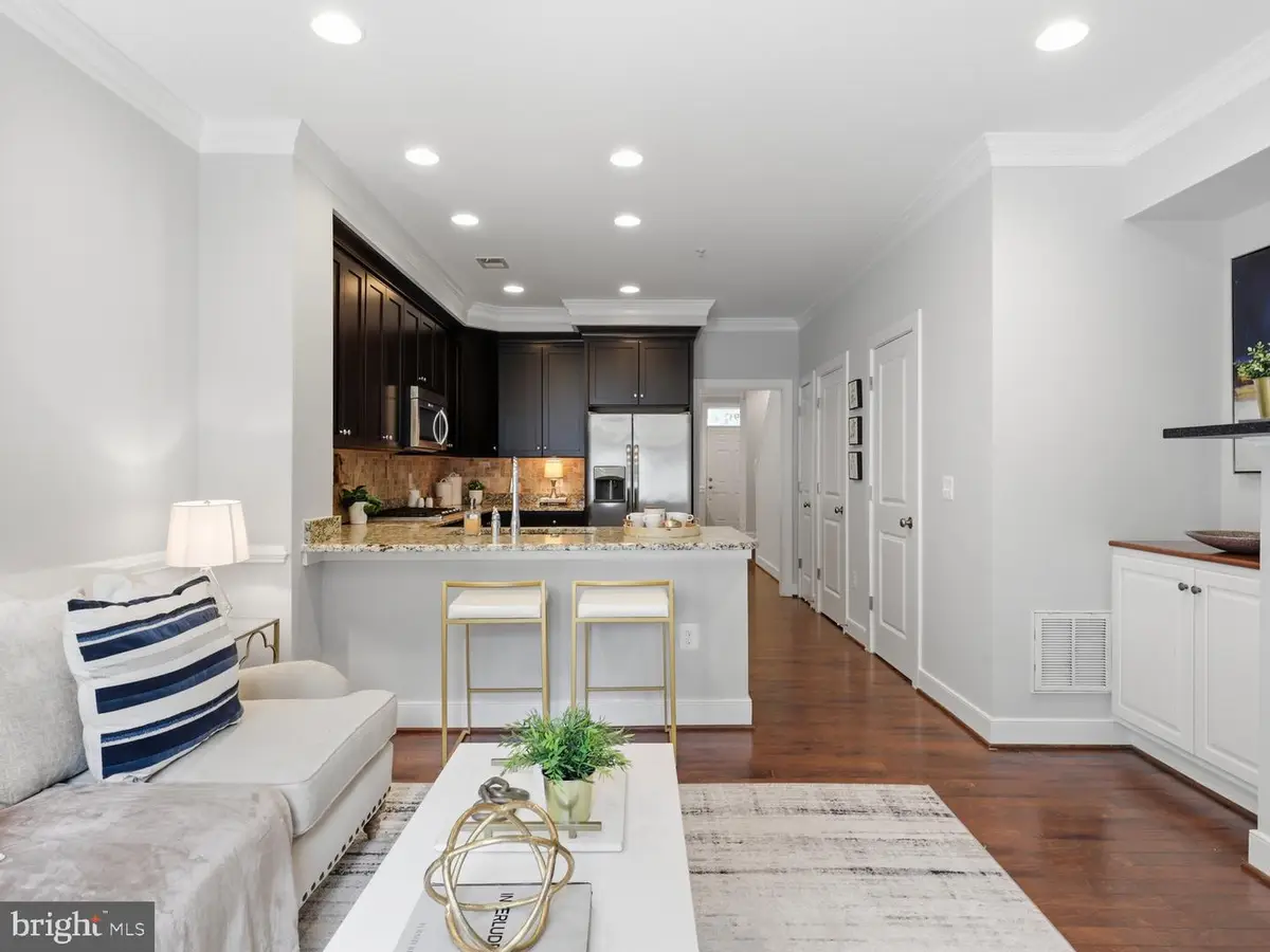 932 Columbus St N, Alexandria, VA 22314 - #1