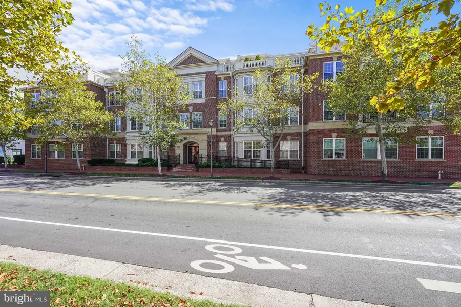 828 Slaters Ln #204, Alexandria, VA 22314 - #2