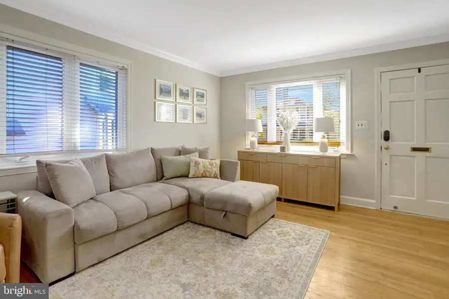 208 E Bellefonte Ave #a, Alexandria, VA 22301 - #2