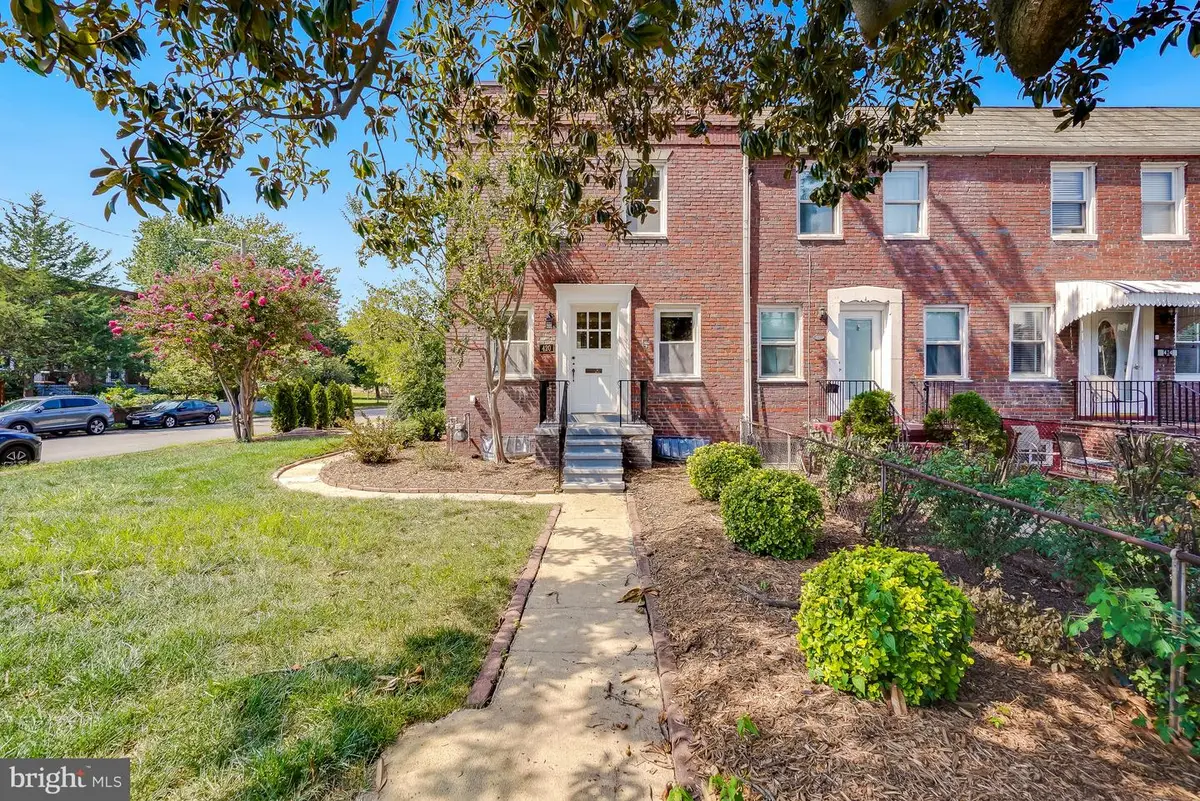 420 Earl St, Alexandria, VA 22314 - #1
