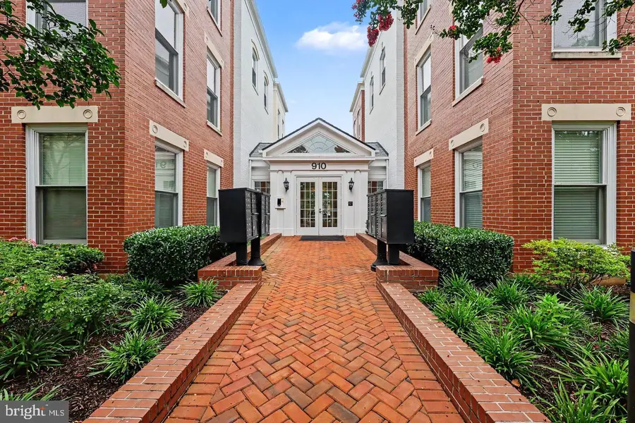910 Powhatan St #303s, Alexandria, VA 22314 - #3