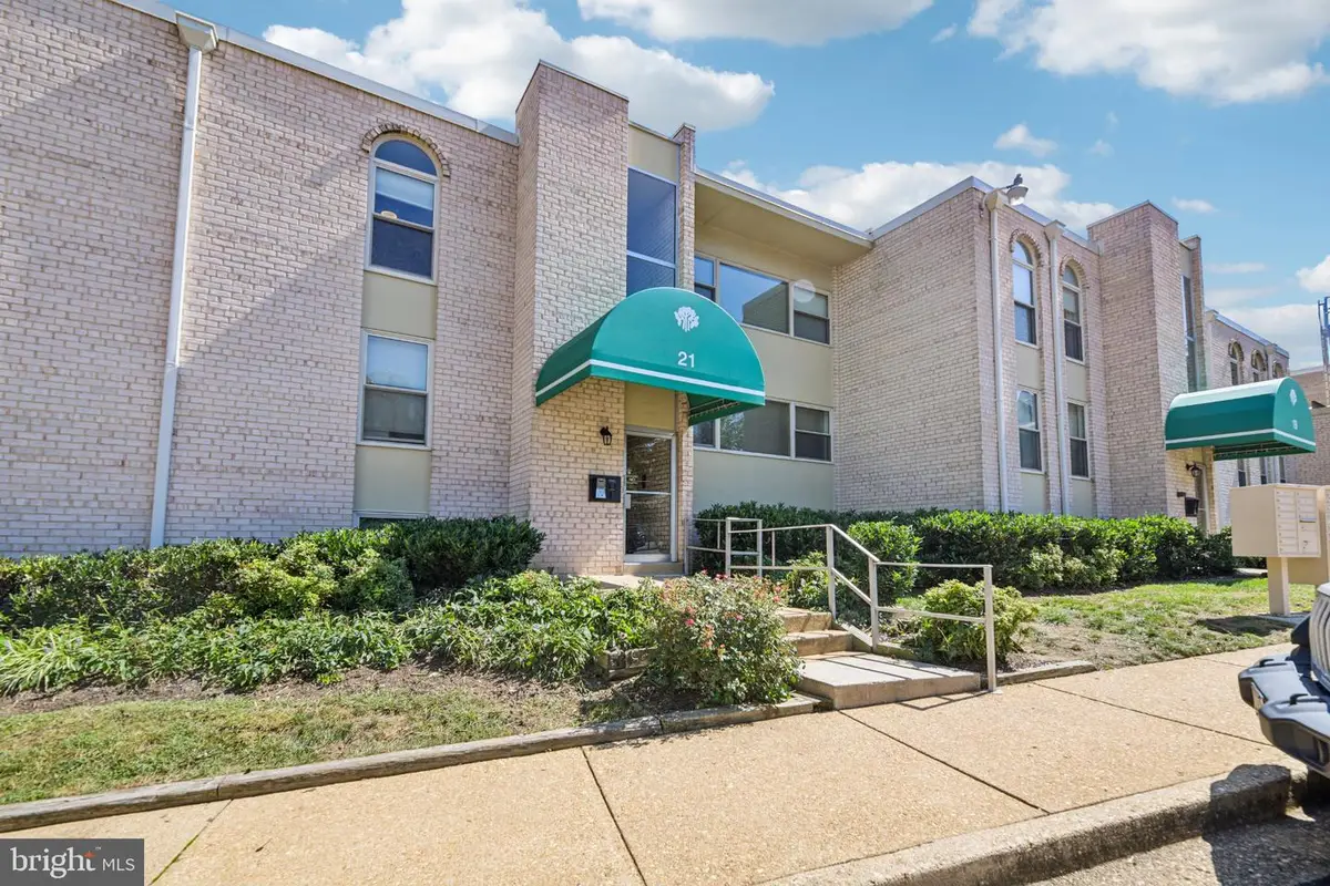 21 Canterbury Sq #102, Alexandria, VA 22304 - #1