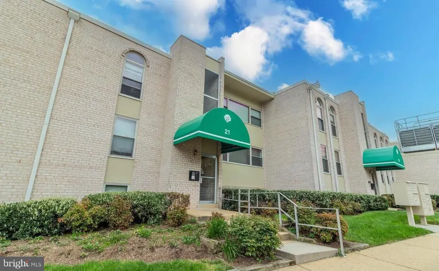 21 Canterbury Sq #102, Alexandria, VA 22304 - #2