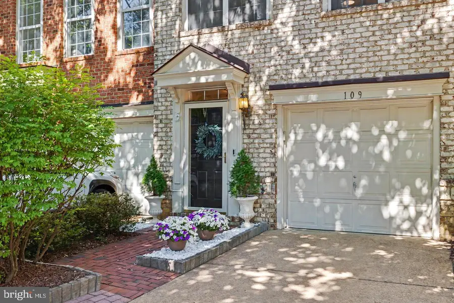109 Martin Ln, Alexandria, VA 22304 - #3